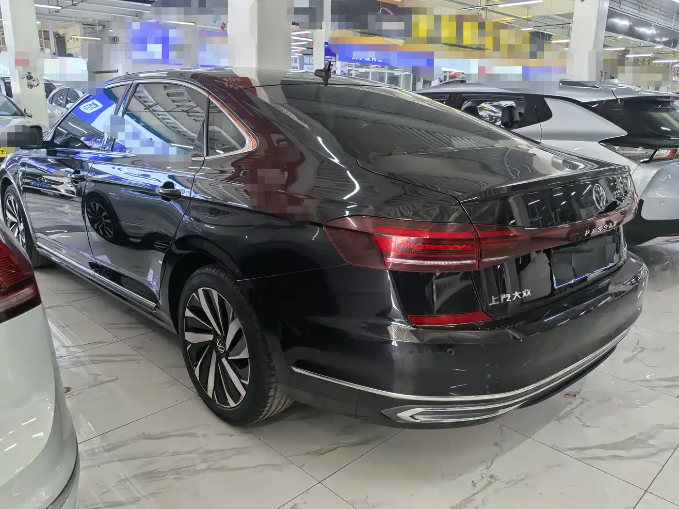 Volkswagen Passat 2022 330TSI Starlight Elite Edition фото 4