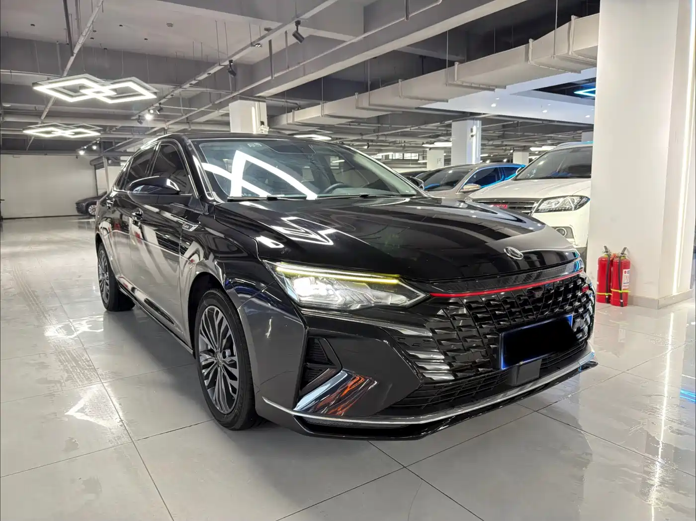 DONGFENG YI HYUN MAX