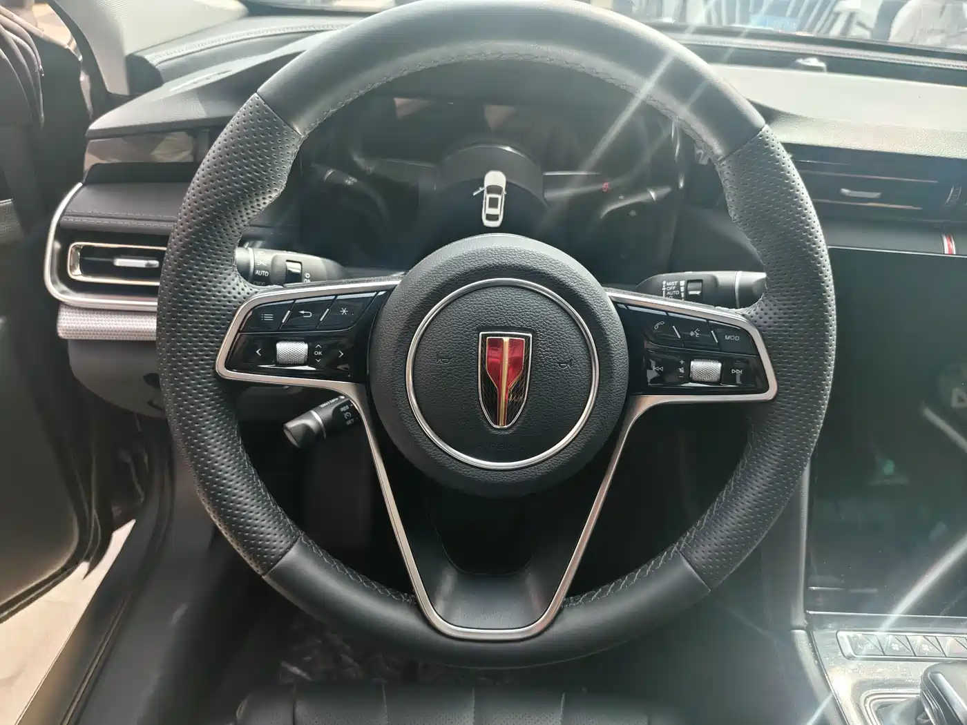 Hongqi H5 2024 1.5T DCT Smart Connect Flag Rhythm Edition фото 8