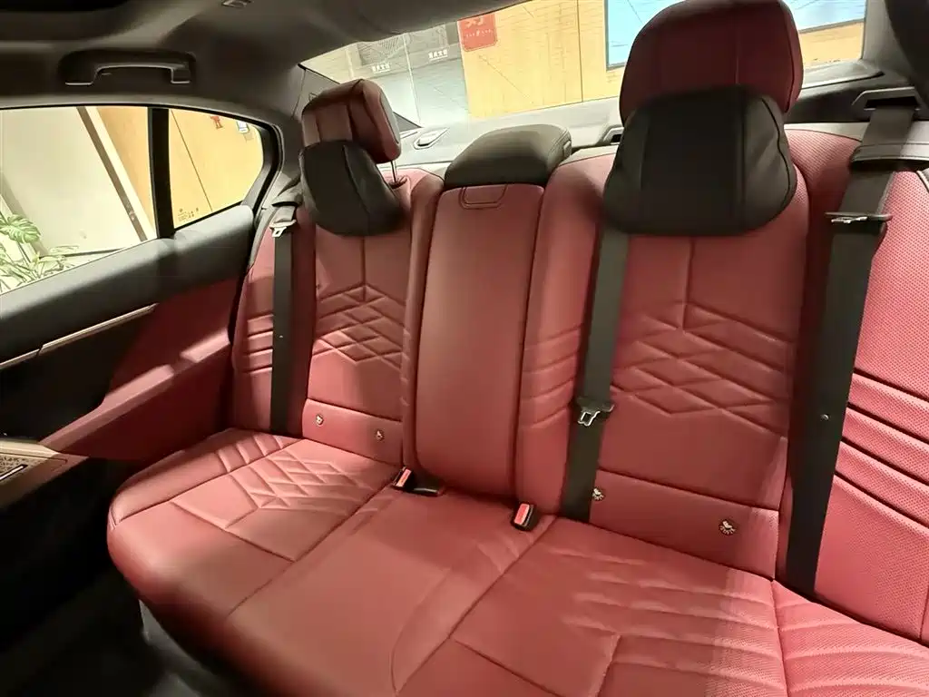 BMW 5 Series 2024 530Li Premium Luxury Package фото 8