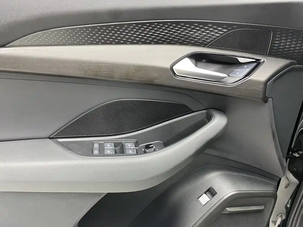 Audi Q6 2025 2024 40 TFSI quattro Cloud View Yulin Package 7-seater