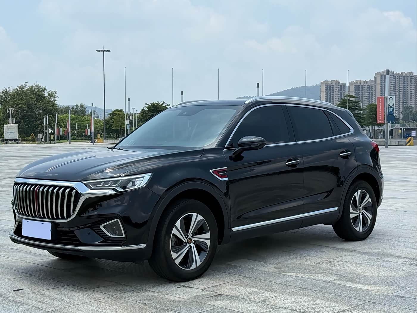 Hongqi HS5