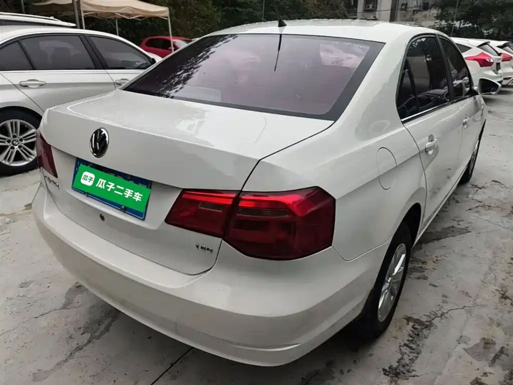 Volkswagen Jetta 2015 Value Edition 1.6L Manual Fashion фото 5