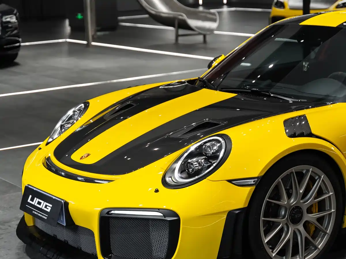 Porsche 911 2018 GT2 RS 3.8T фото 9