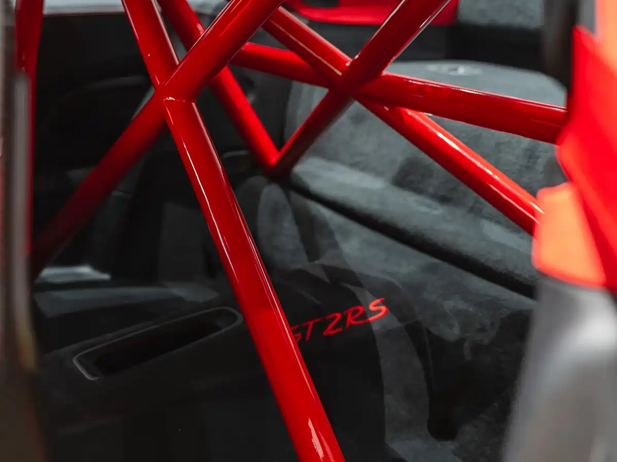 Porsche 911 2018 GT2 RS 3.8T фото 18