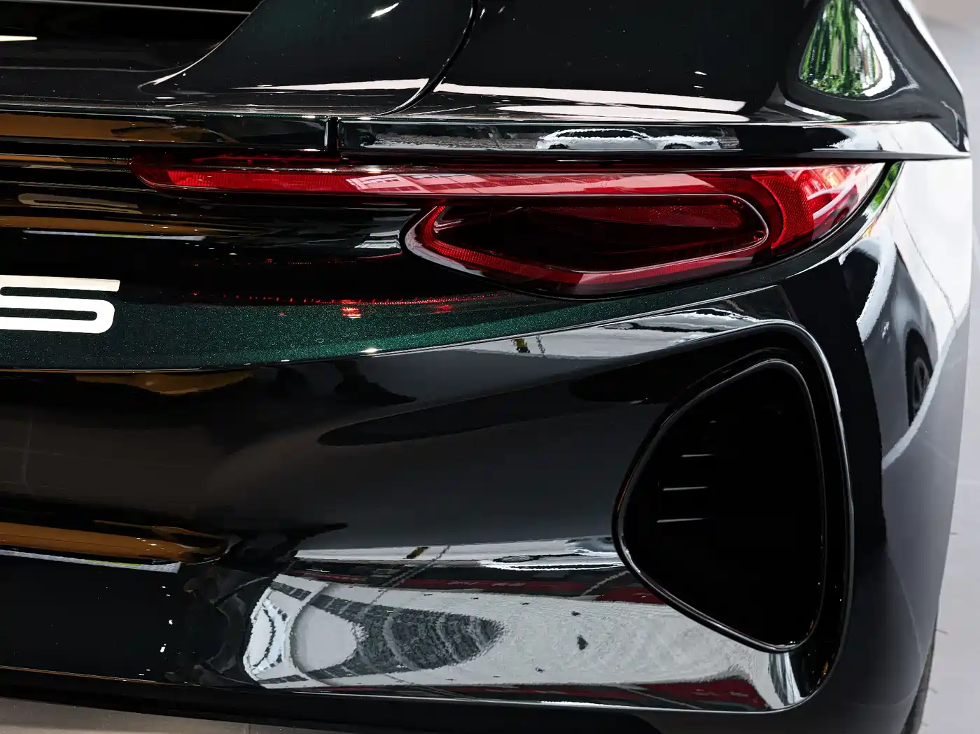 Lotus Cars EMIRA 2022 3.5T V6 Manual First Edition фото 23