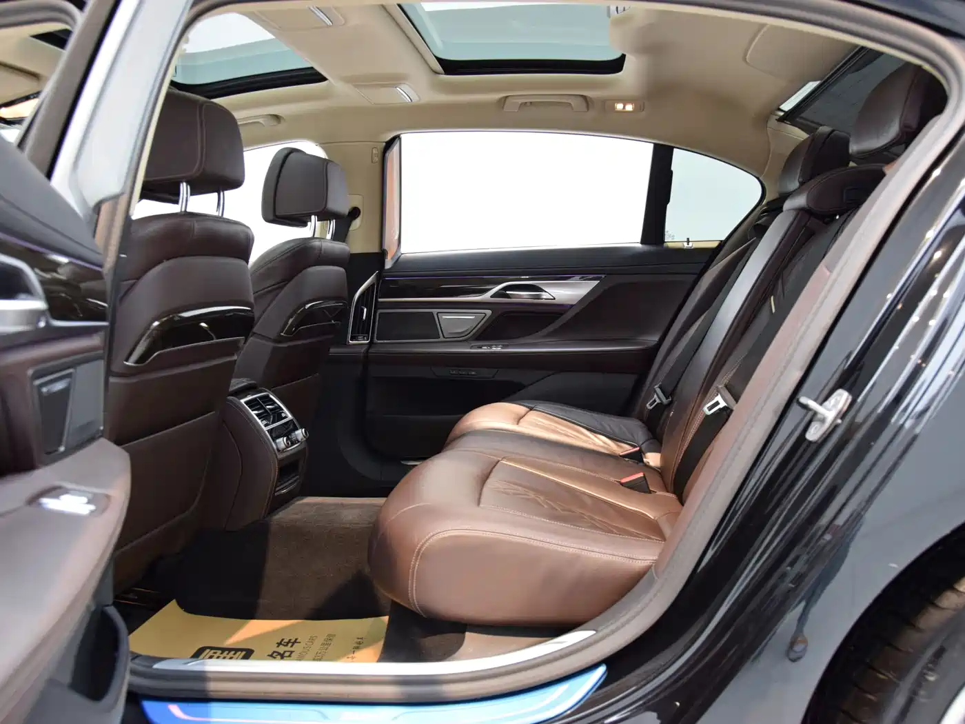 BMW 7 Series 2021 Model 730Li Luxury Package фото 8