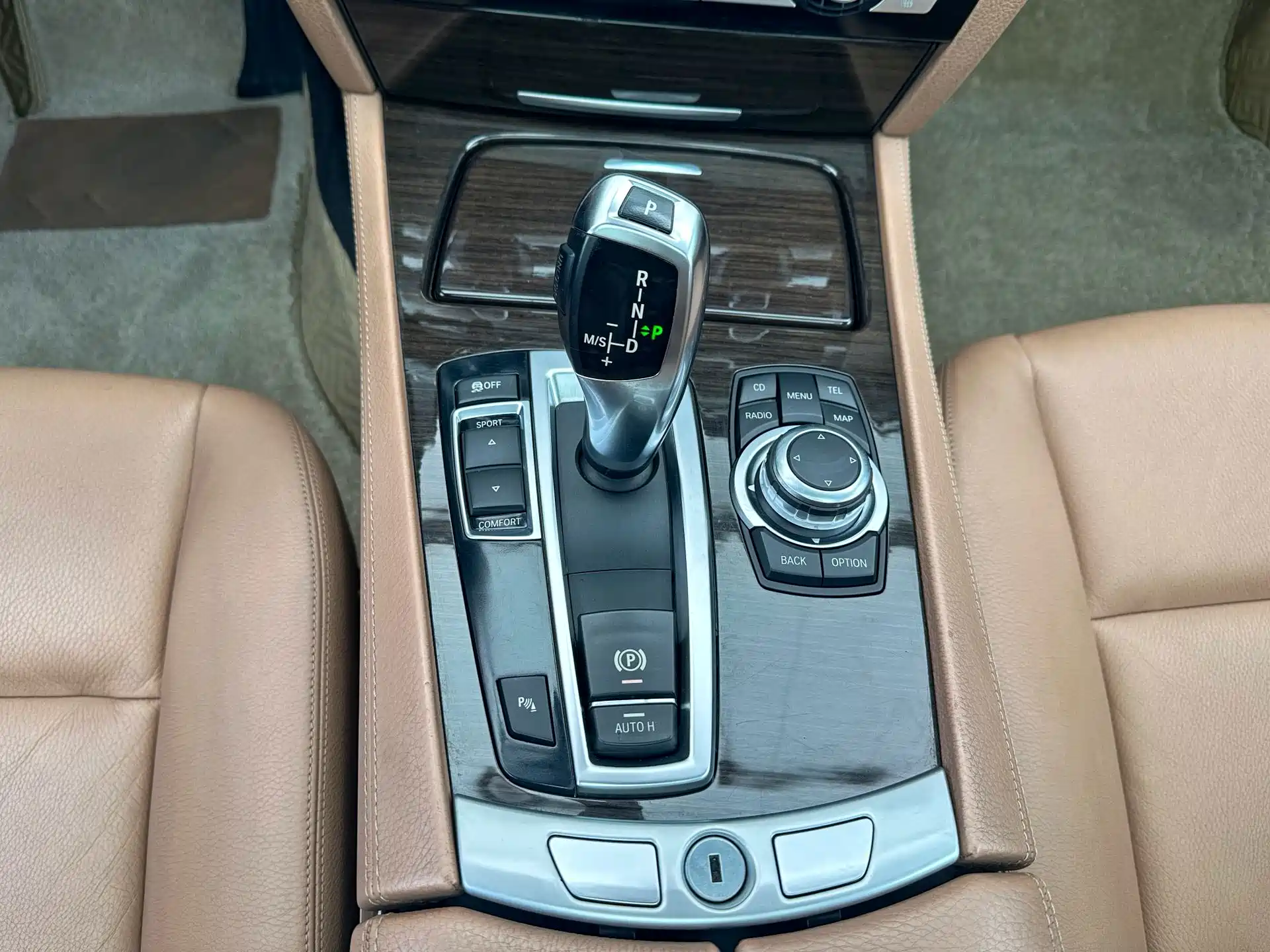 Фото 18 - BMW 7 Series
