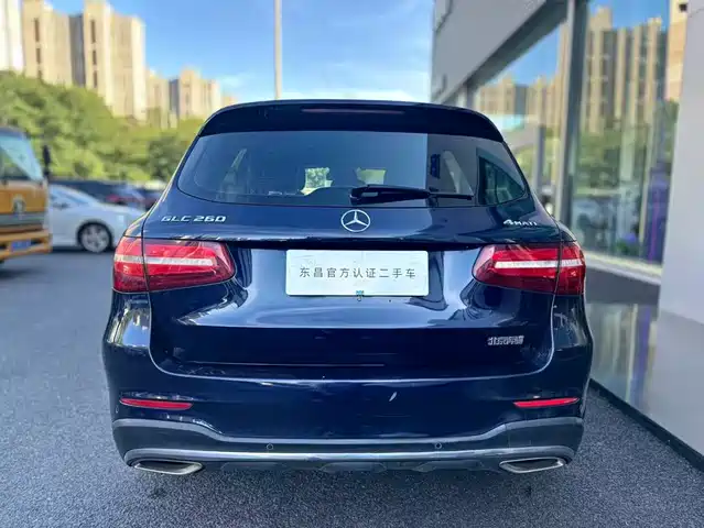 Mercedes-Benz GLC 2017 GLC 260 4MATIC Luxury — фото 2