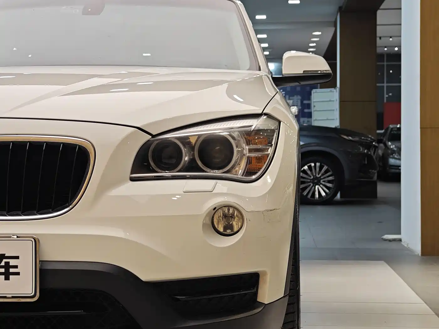 BMW X1 2013 sDrive18i Sport Design Package фото 2