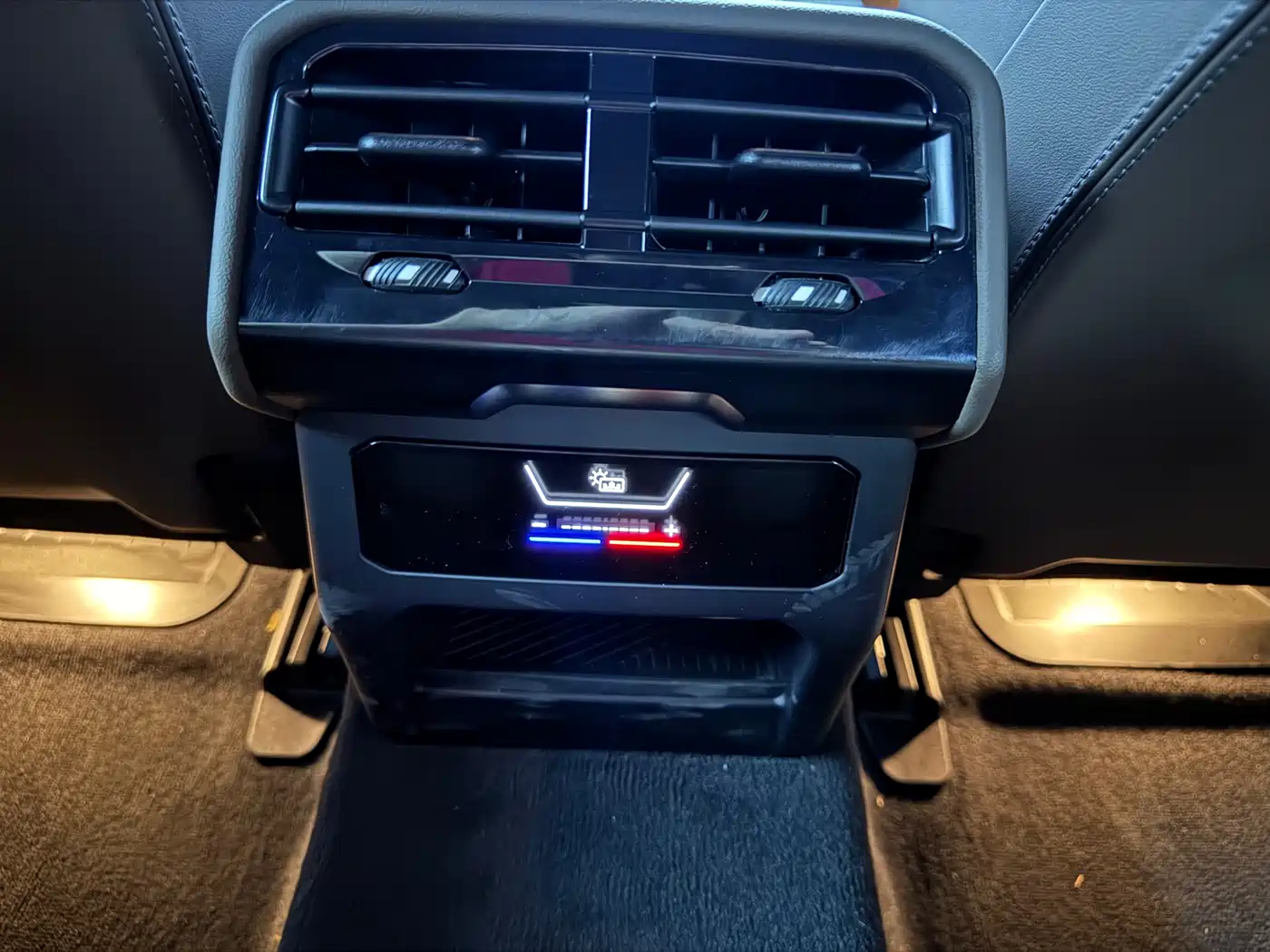 BMW 5 Series 2025 525Li M Sport Package фото 10