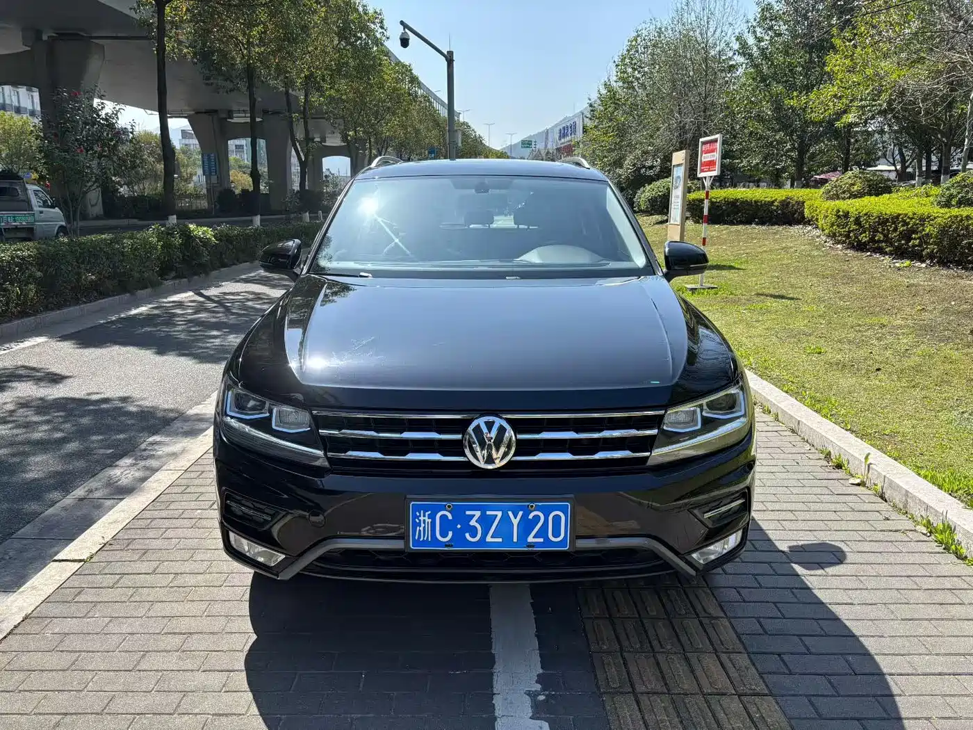 Volkswagen Tiguan L 2019 330TSI Automatic 2WD Panorama Comfort Edition China VI фото 3