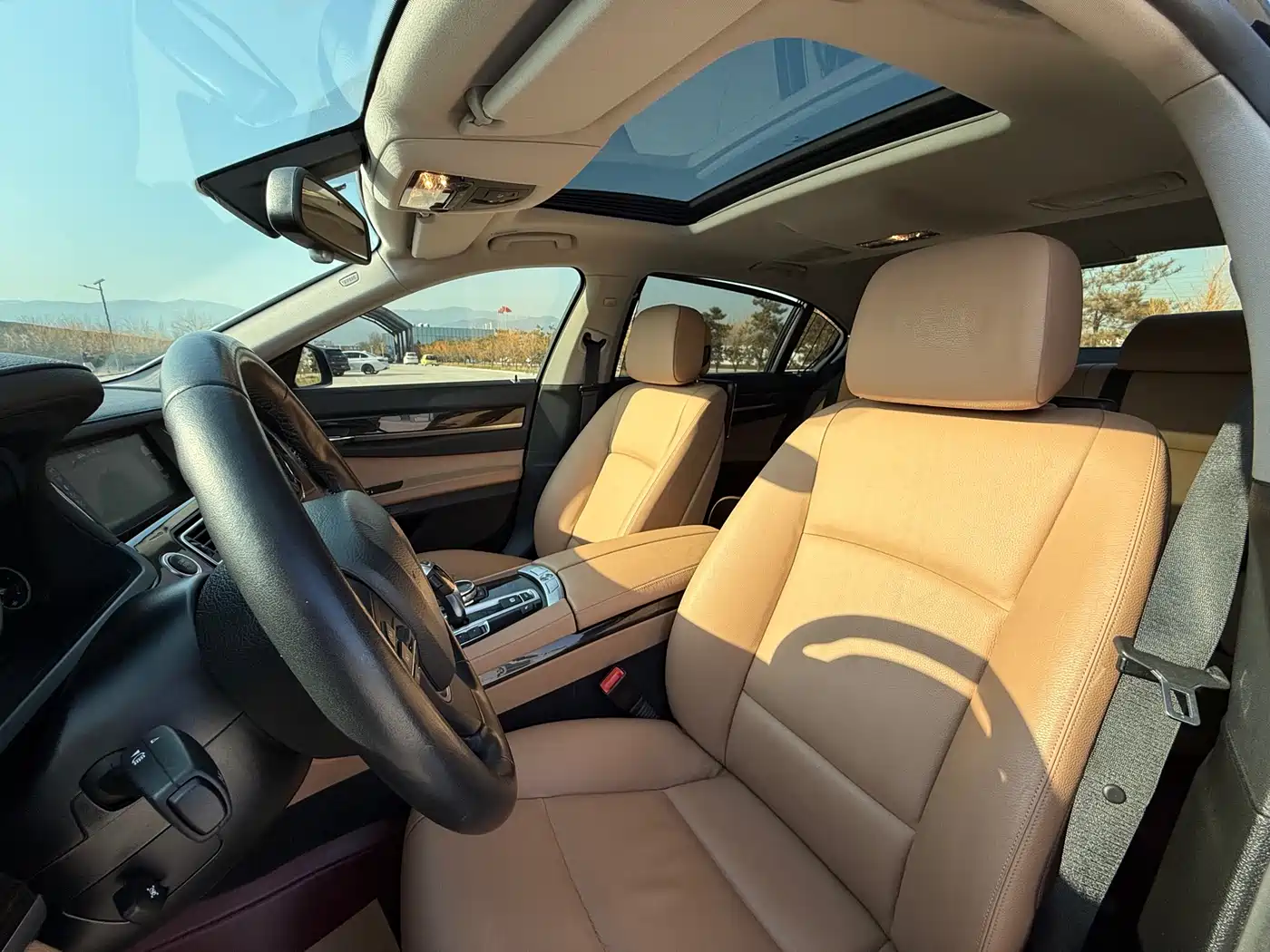 BMW 7 Series 2014 730Li Premium фото 24
