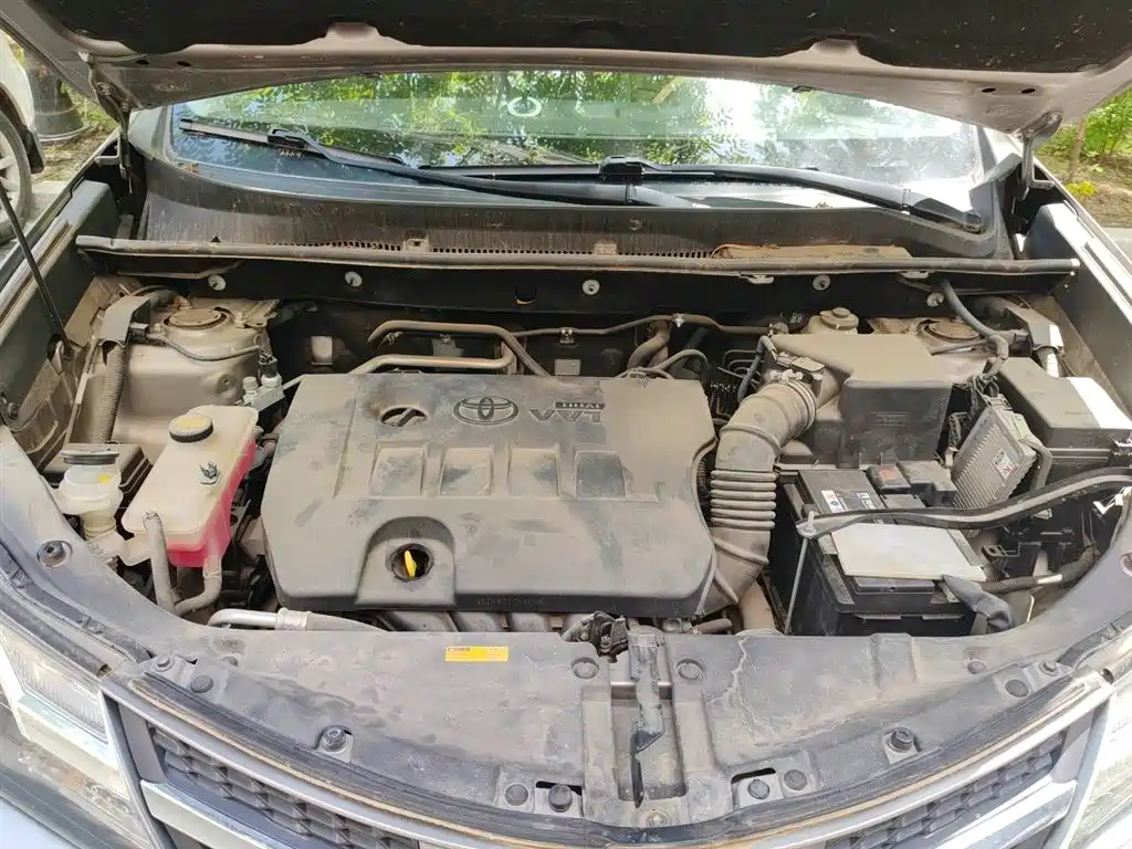 Toyota RAV4 Rongfang 2015 2.0L CVT 2WD Trend Edition фото 17
