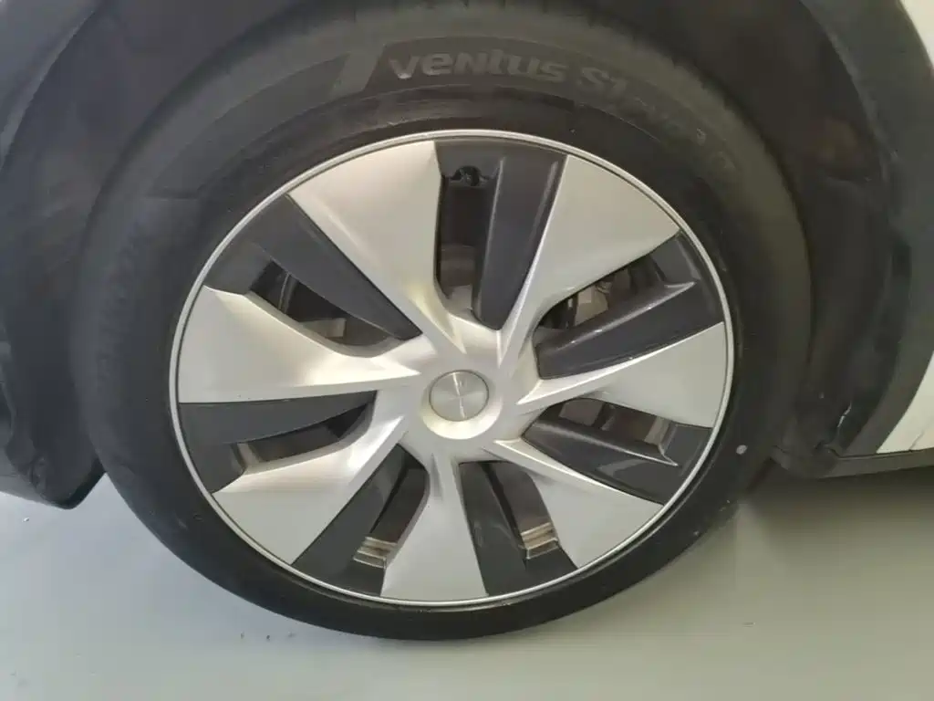 Фото 23 - Tesla Model Y