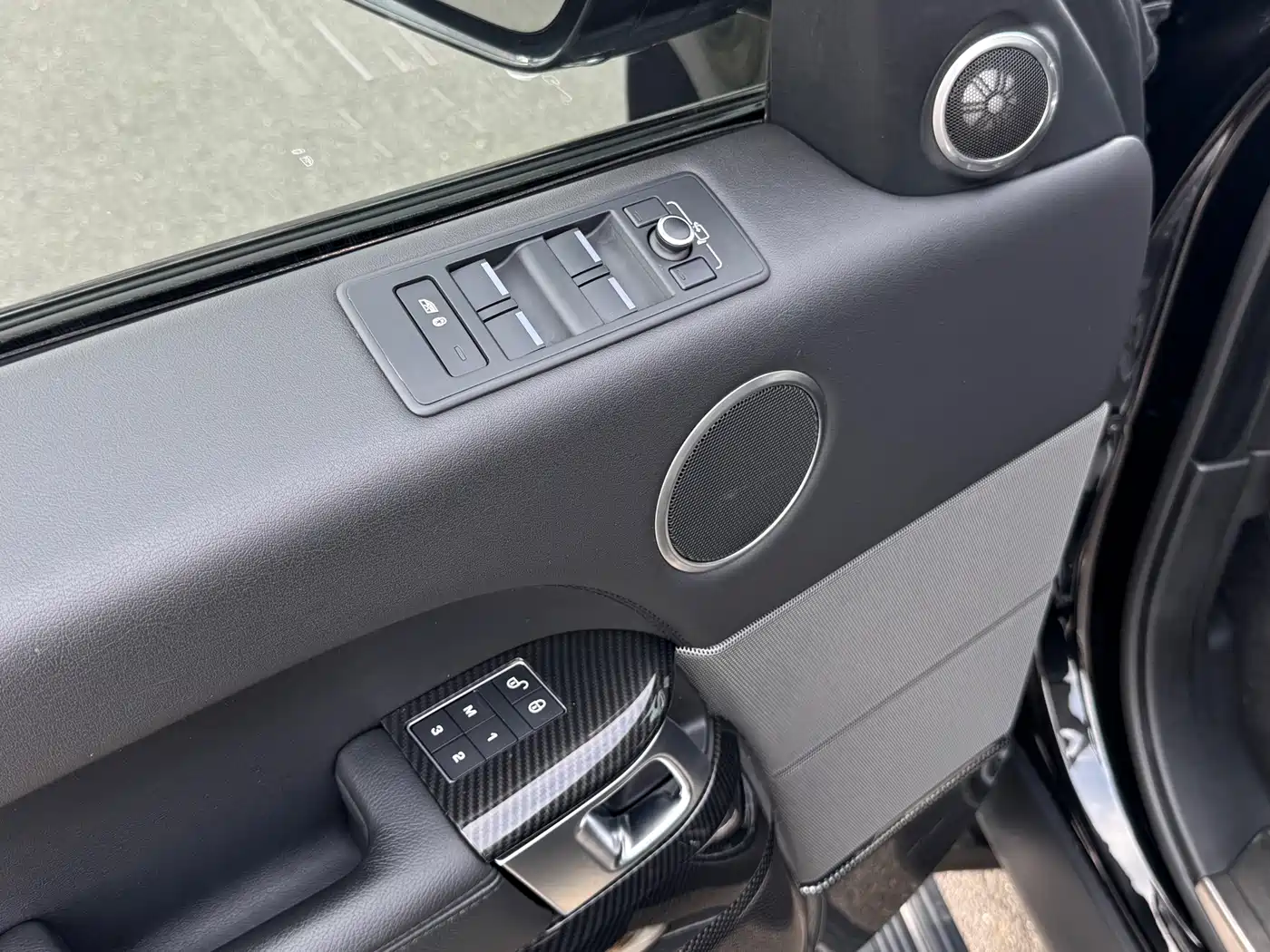 Land Rover Range Rover Sport 2016 Model 3.0 SC V6 SE фото 15