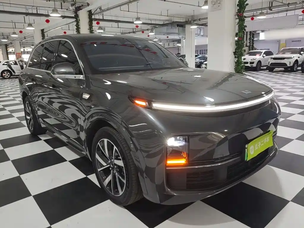 Фото 4 - Li Auto Li L8
