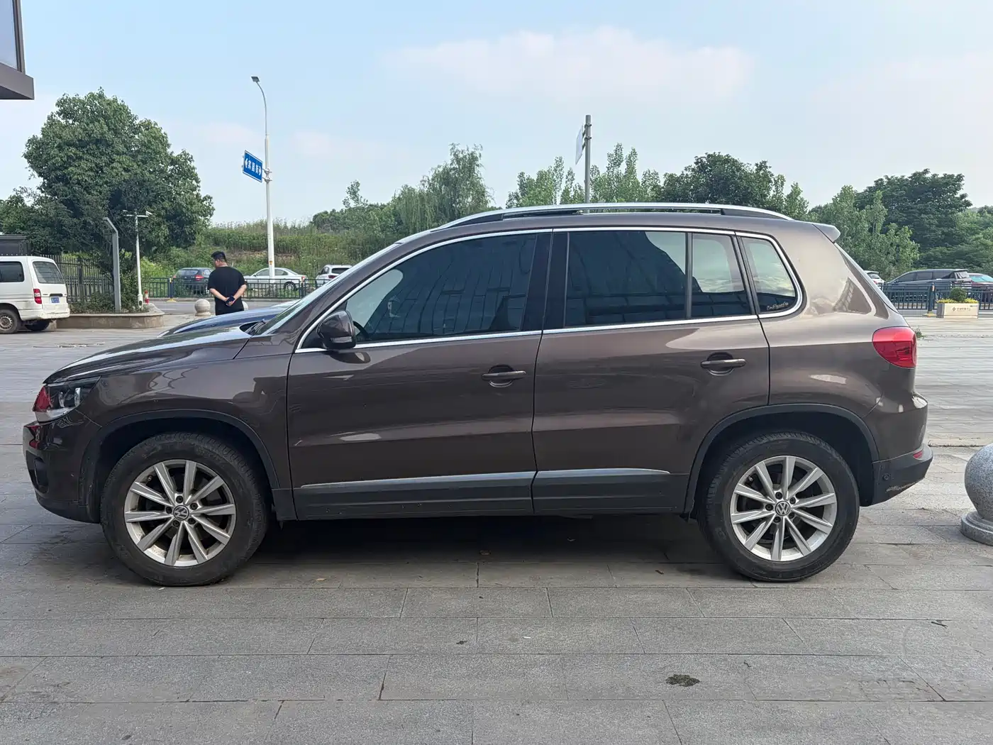 Volkswagen Tiguan 2012 2.0TSI Comfort фото 4