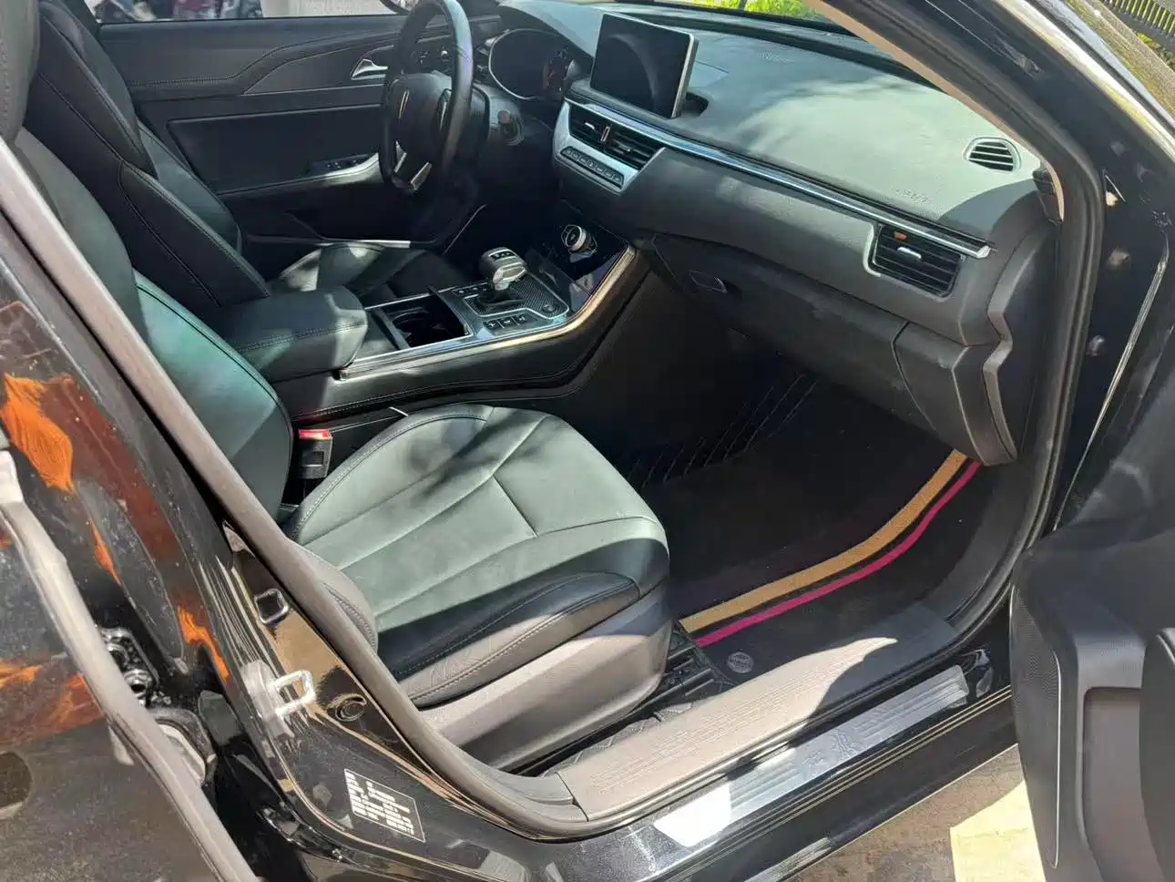 Фото 4 - Hongqi H5