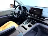 Фото 28 - Toyota Sienna