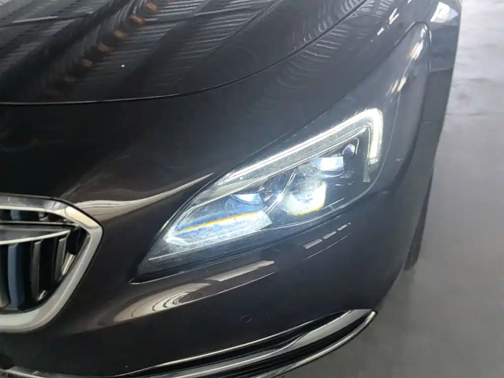 Buick LaCrosse 2018 Model 28T Luxury Edition фото 24