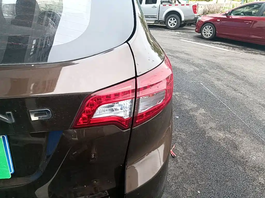 Landwind X5 2016 2016 Plus 1.5T Manual Pioneer Edition
