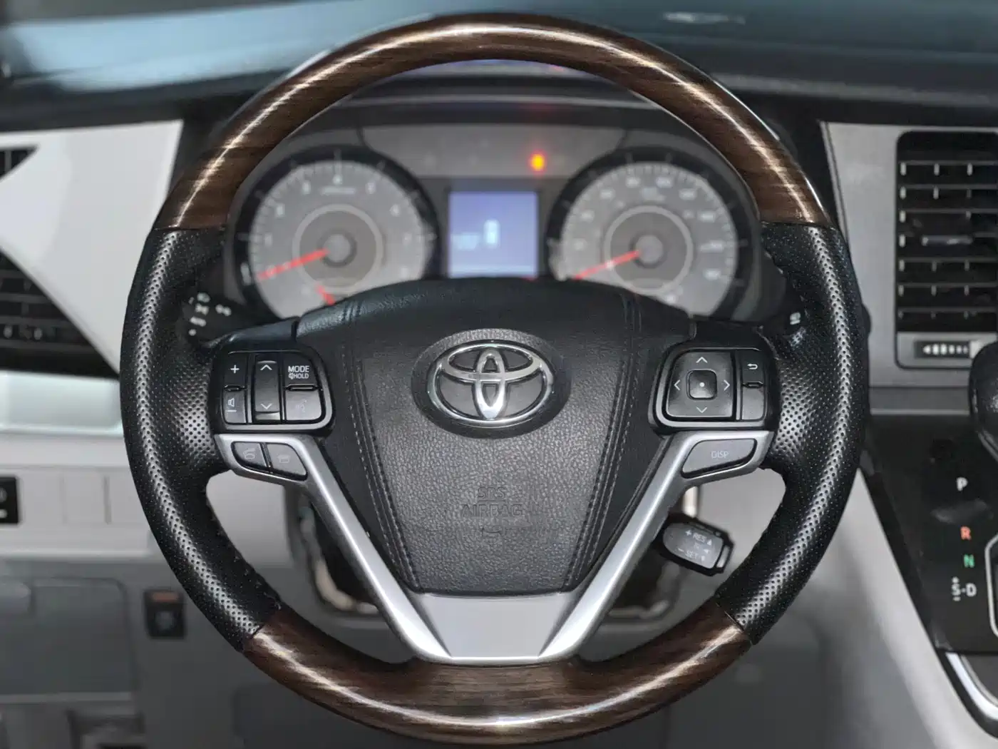 Toyota Sienna 2015 3.5L 4WD L фото 9