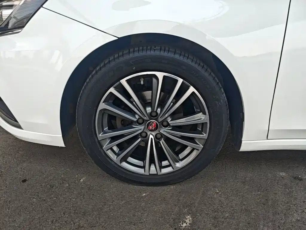 Roewe i6 2019 2020 PLUS 1.6L CVT 4G Connected Glory Flagship Edition