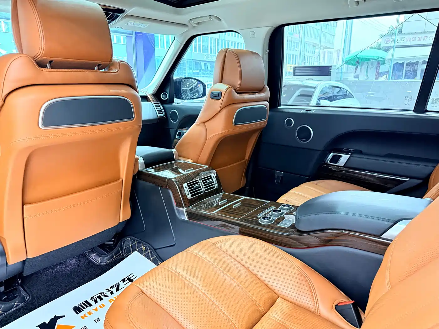 Land Rover Range Rover 2014 3.0 SC V6 Vogue SE Genesis Extended Edition фото 14