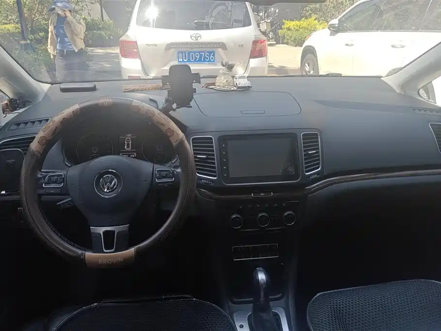 Volkswagen Sharan 2015 1.8TSI Comfort фото 13