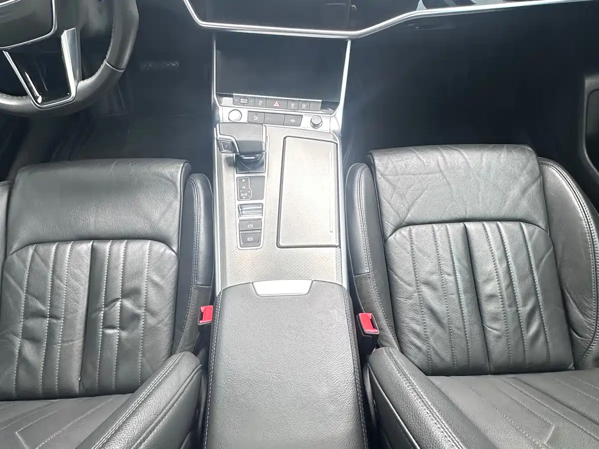 Audi A6L 2019 40 TFSI Luxury Dynamic фото 10