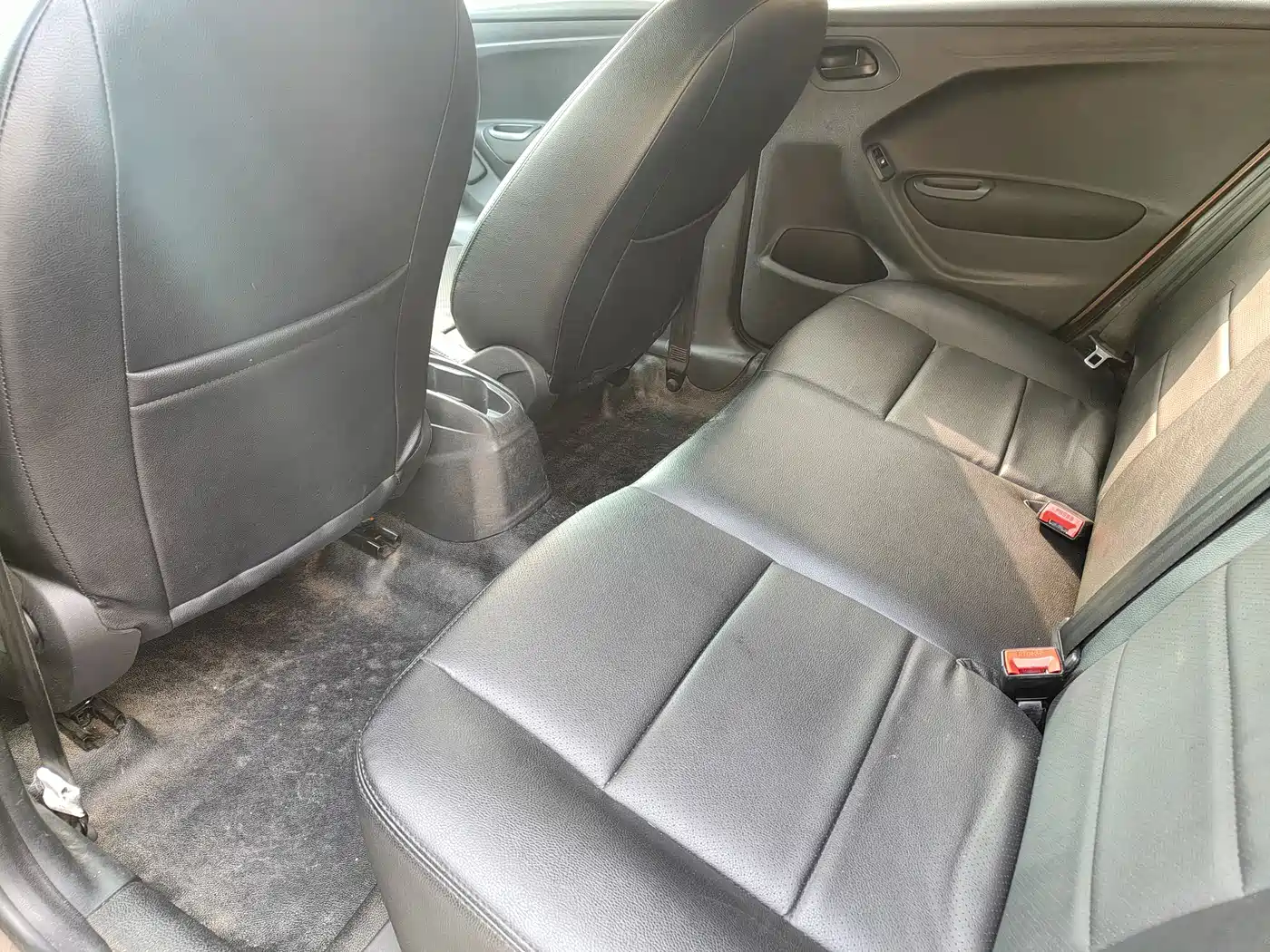 Peugeot 301 2016 1.6L Auto Comfort Edition фото 6