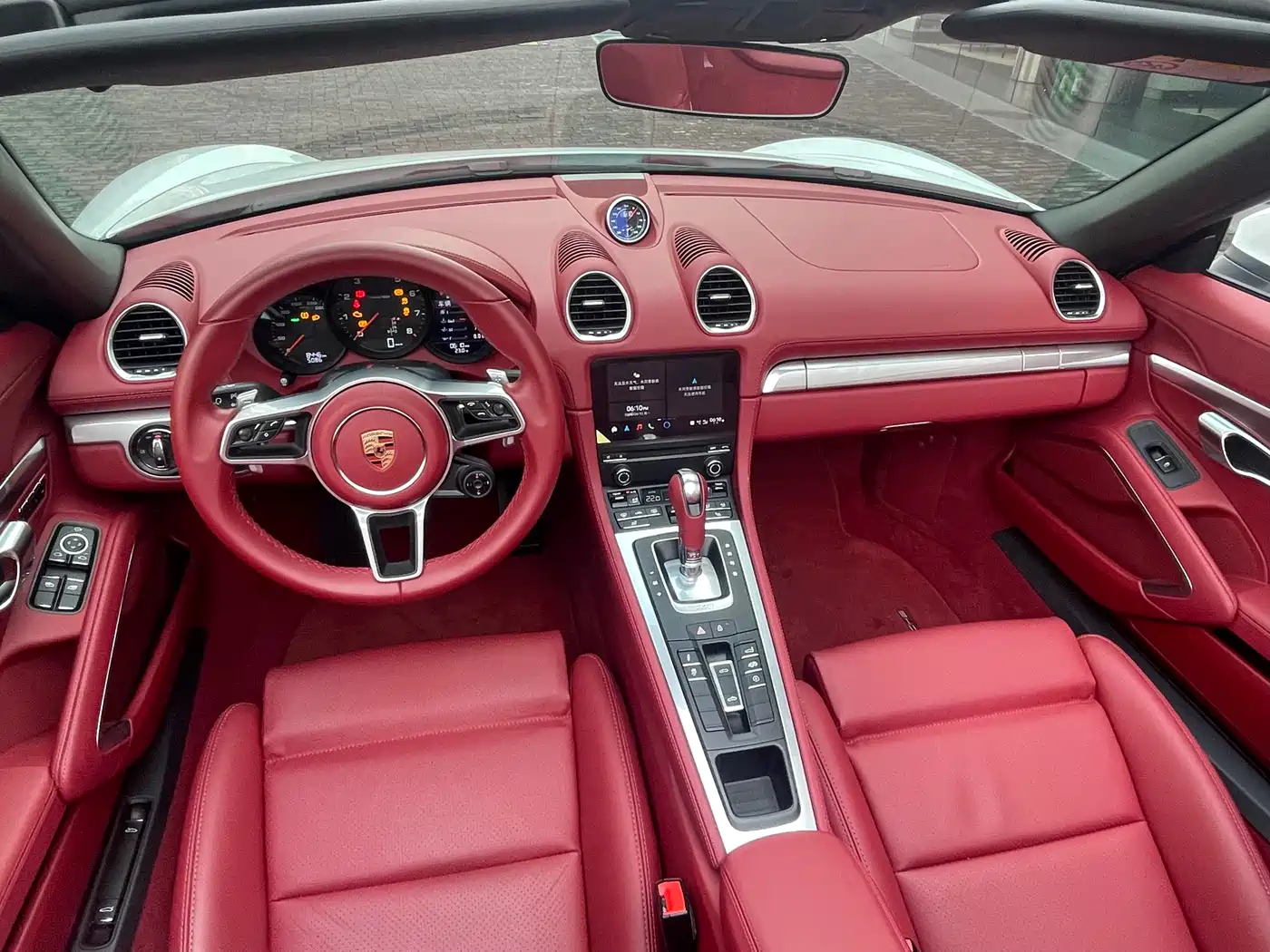 PORSCHE 718