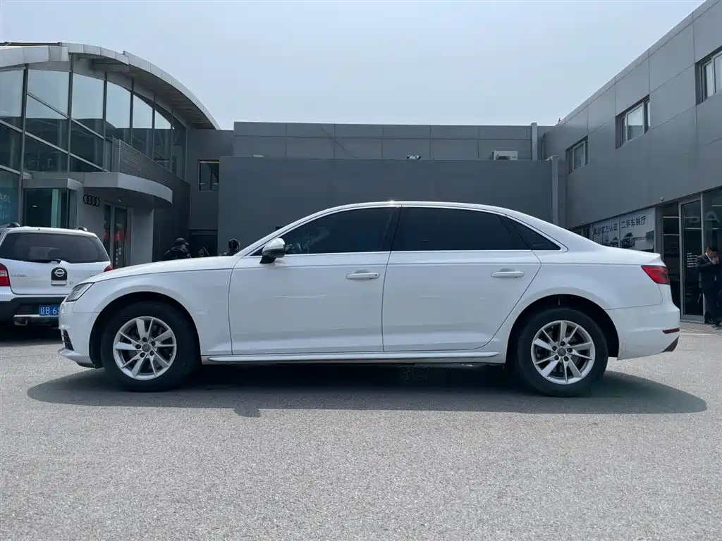 Audi A4L 2017 40 TFSI Progressive фото 7
