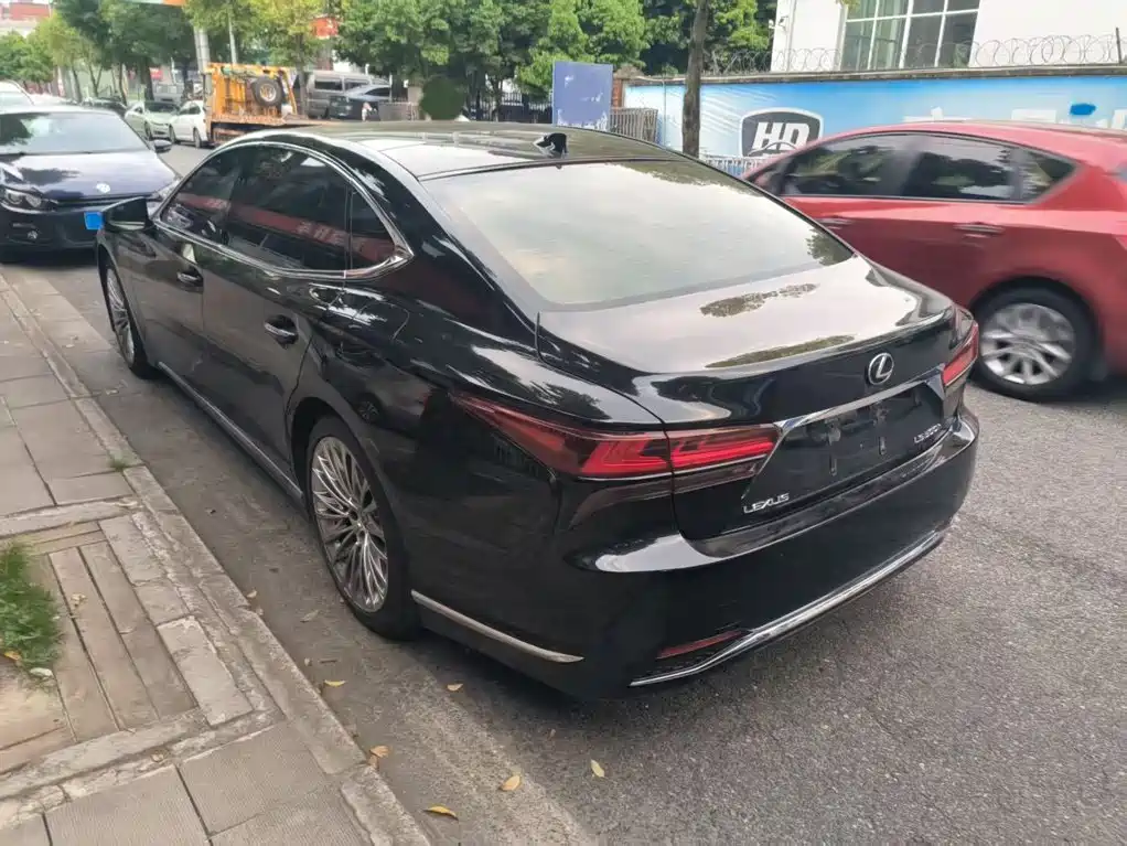 2024 Lexus LS