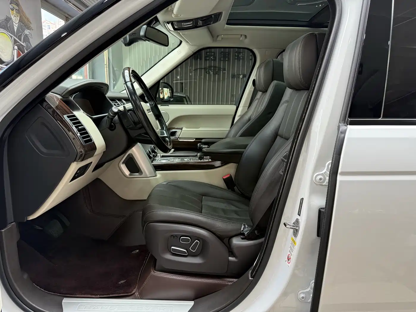 Land Rover Range Rover 2014 3.0 TDV6 Vogue фото 30