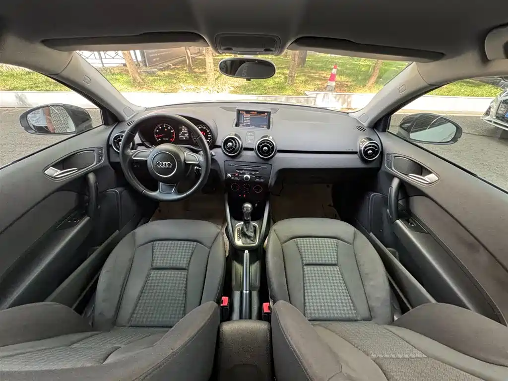 Audi A1 2014 30 TFSI Fashion фото 21