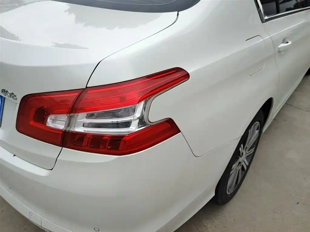 Peugeot 408 2016 1.6T Automatic Luxury Edition фото 8
