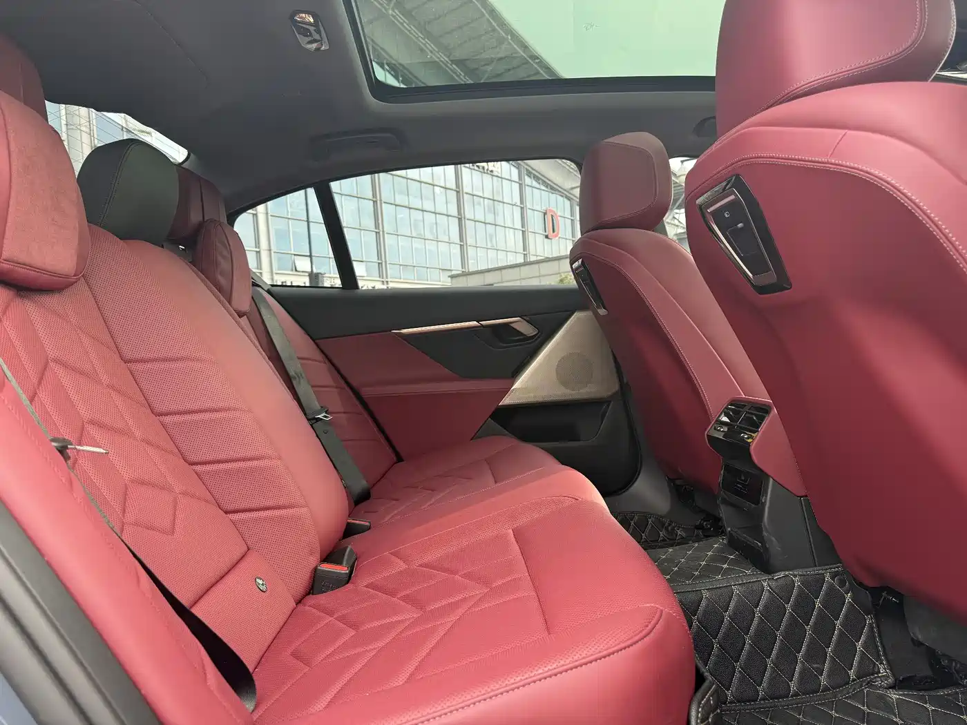 BMW i5 2024 eDrive 35L M Sport Package фото 15