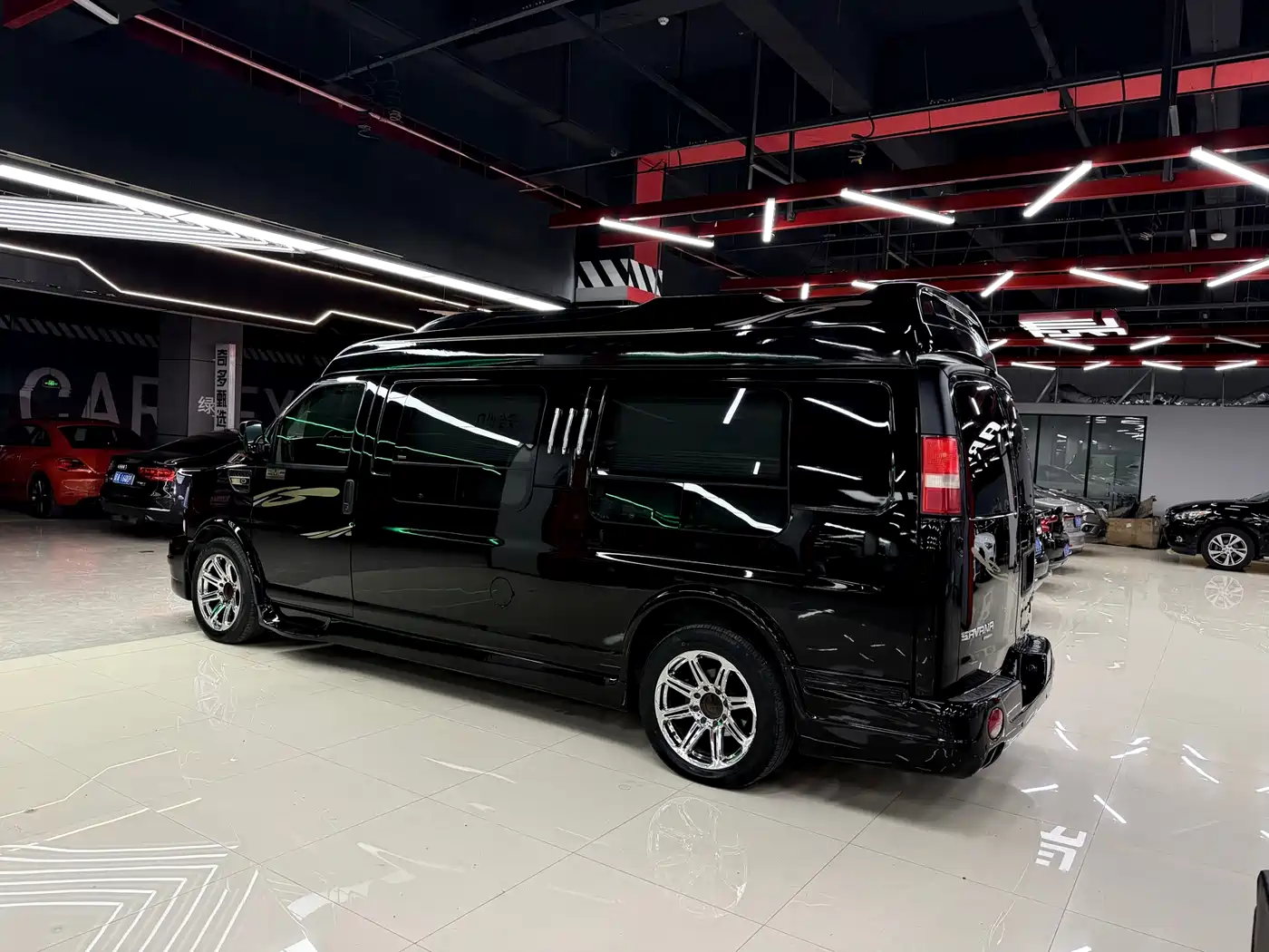 GMC Savana 2013 6.0L Luxury Privacy Screen 7-Seater фото 7