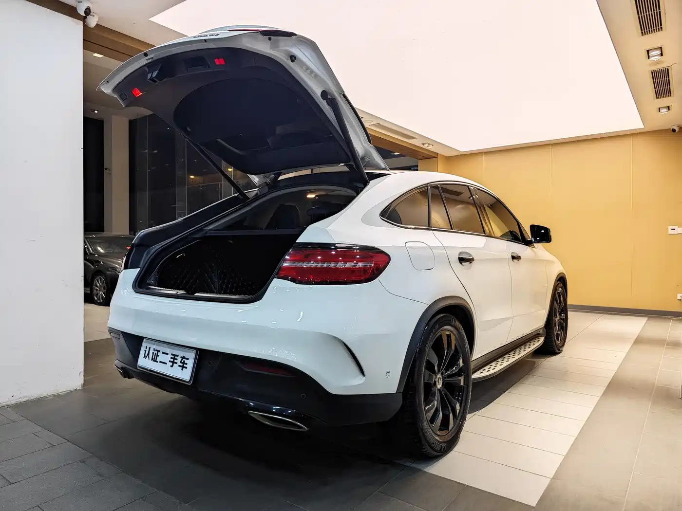 Mercedes-Benz GLE Coupe 2018 GLE 400 4MATIC Coupe SUV фото 31
