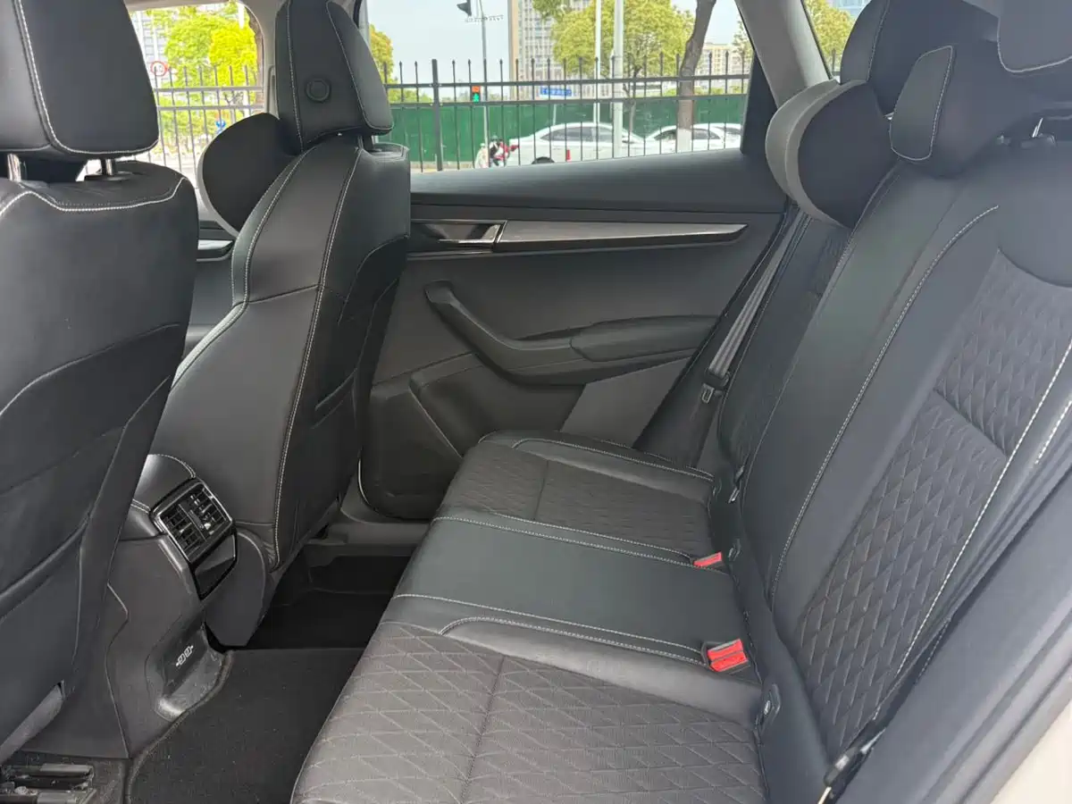 Škoda Karoq 2020 TSI280 Smart Luxury Edition China VI фото 7