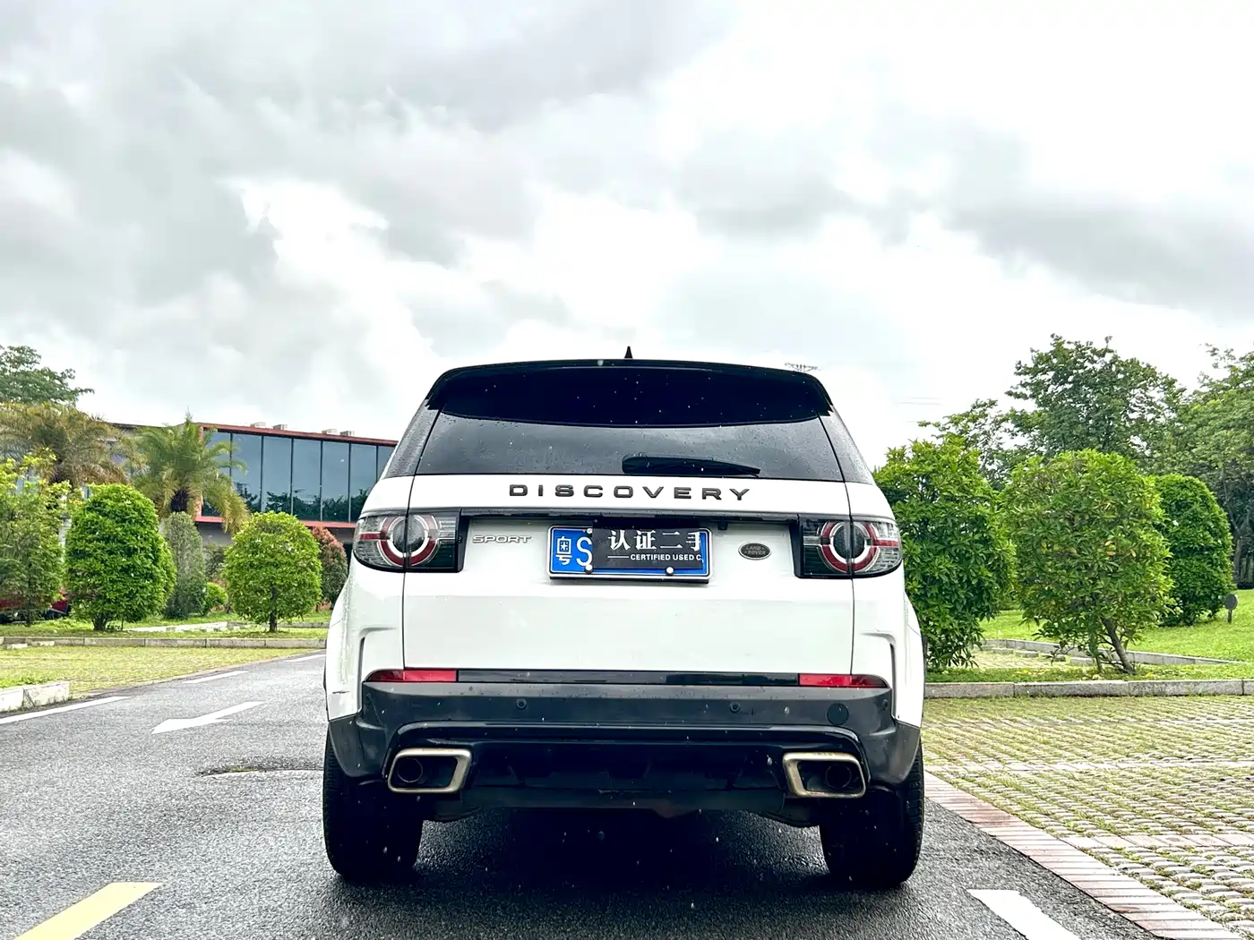 Land Rover Discovery Sport 2018 240PS SE Edition фото 7