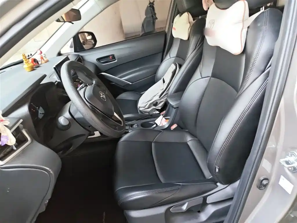 Toyota Frontlander 2023 2.0L CVT Elite Edition фото 8