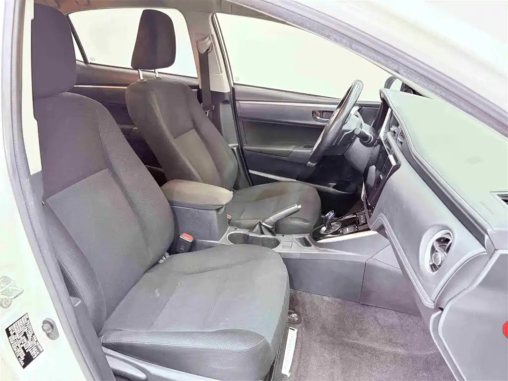 Toyota Corolla 2017 Facelift Hybrid 1.8L E-CVT Leading Edition фото 27