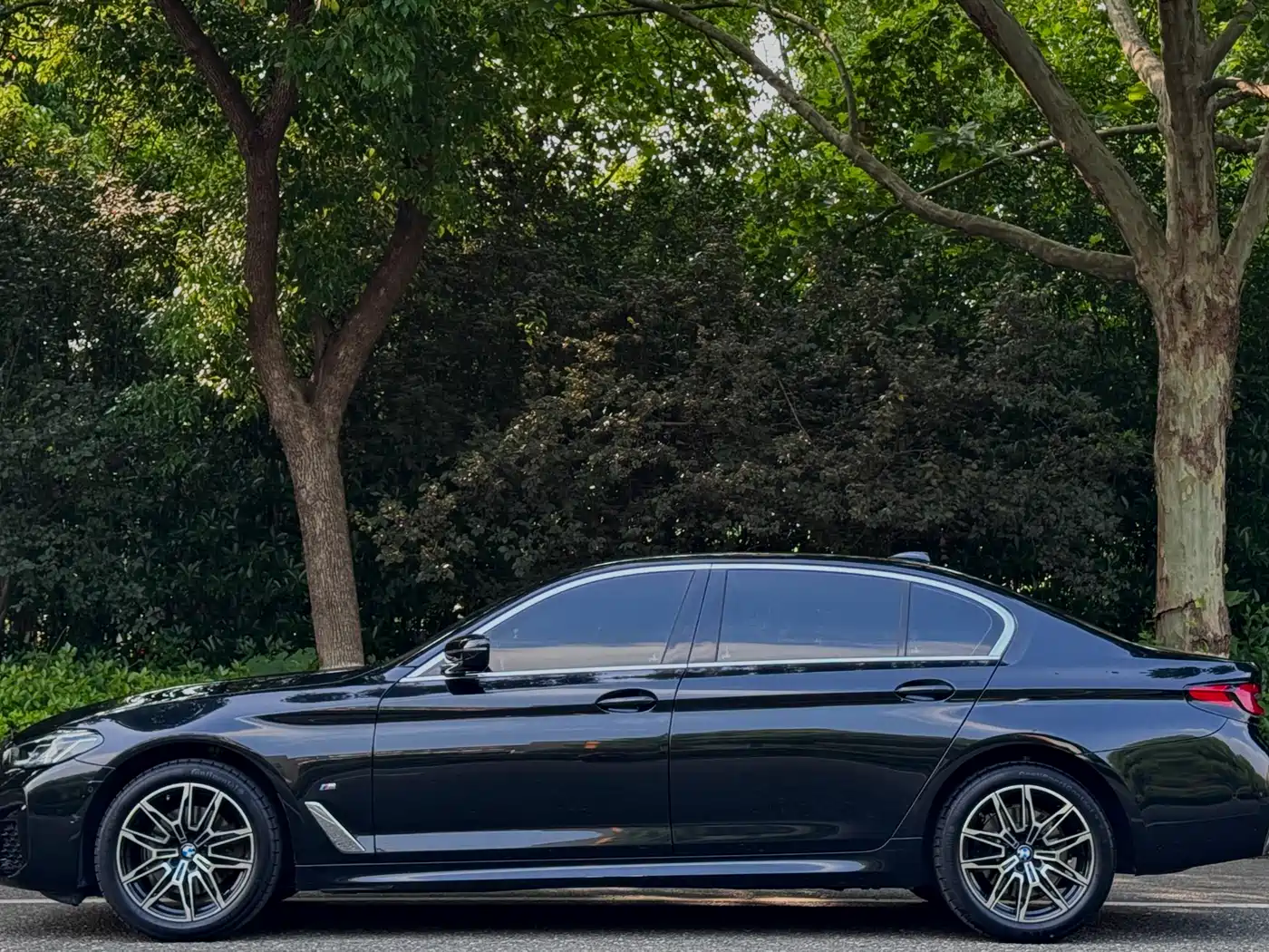 BMW 5 Series 2022 525Li M Sport Package фото 3