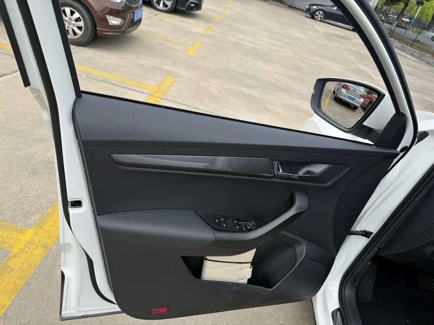 Škoda Karoq 2020 TSI280 Smart Luxury Edition China VI фото 15