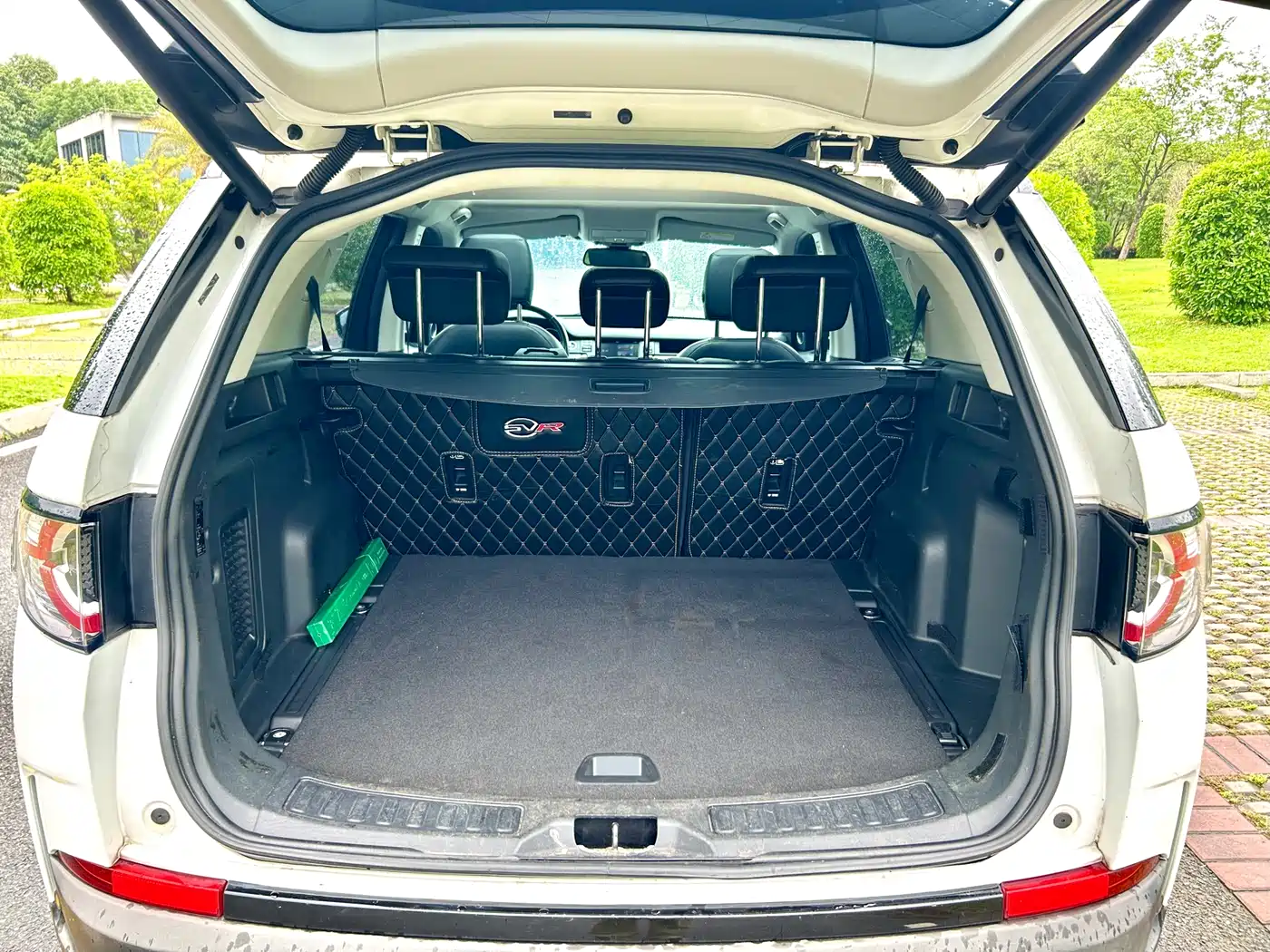 Land Rover Discovery Sport 2018 240PS SE Edition фото 9