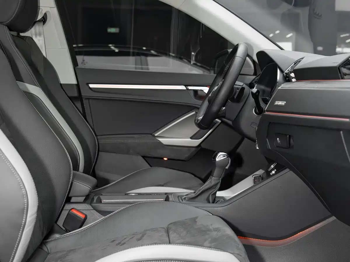 Audi Q3 2023 35 TFSI Fashion Dynamic (1.4T) фото 19