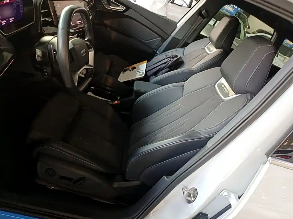 Audi Q4 e-tron 2023 40 e-tron Innovation Edition фото 15